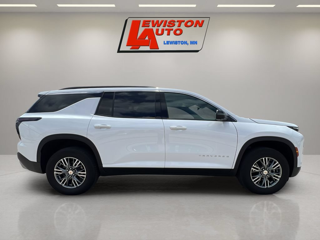 Used 2024 Chevrolet Traverse LT w/ Trailering Package AWD/4WD image 13