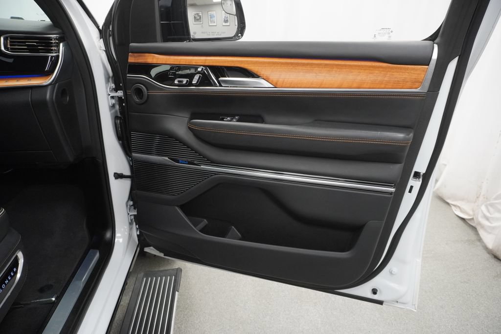 Certified 2023 Jeep Grand Wagoneer L Series III w/ HD Trailer Tow Package AWD/4WD image 49