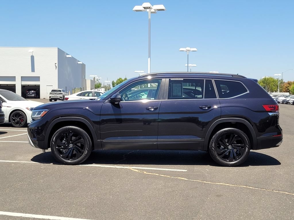 Used 2023 Volkswagen Atlas SE w/ Black Wheel Package AWD/4WD image 9