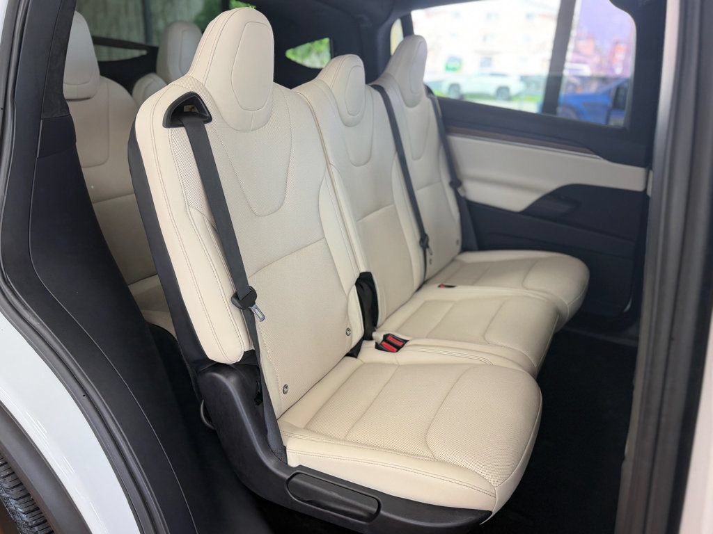 Used 2023 Tesla Model X AWD/4WD image 19