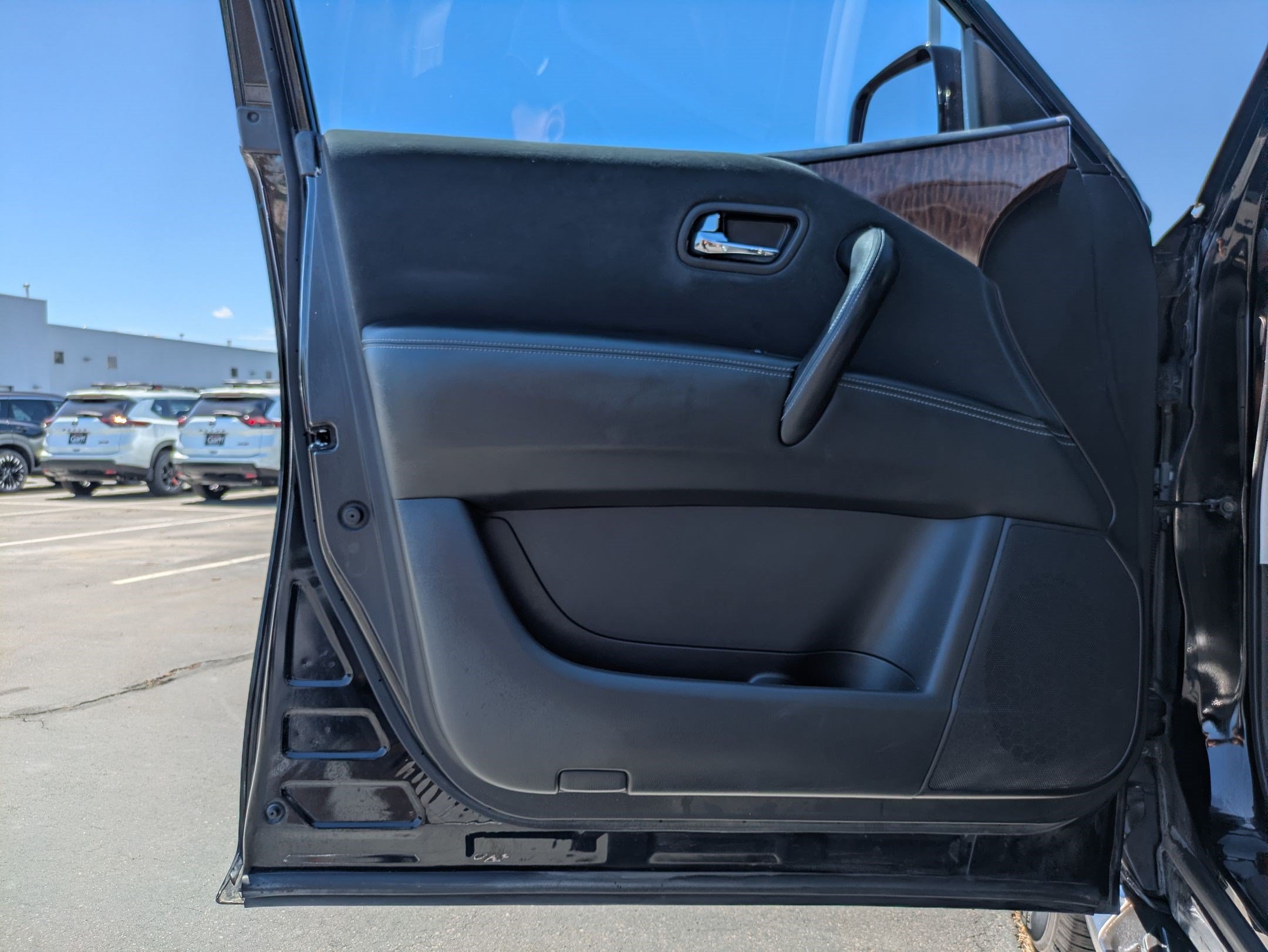 Used 2017 Nissan Armada SV w/ Driver Package AWD/4WD image 14
