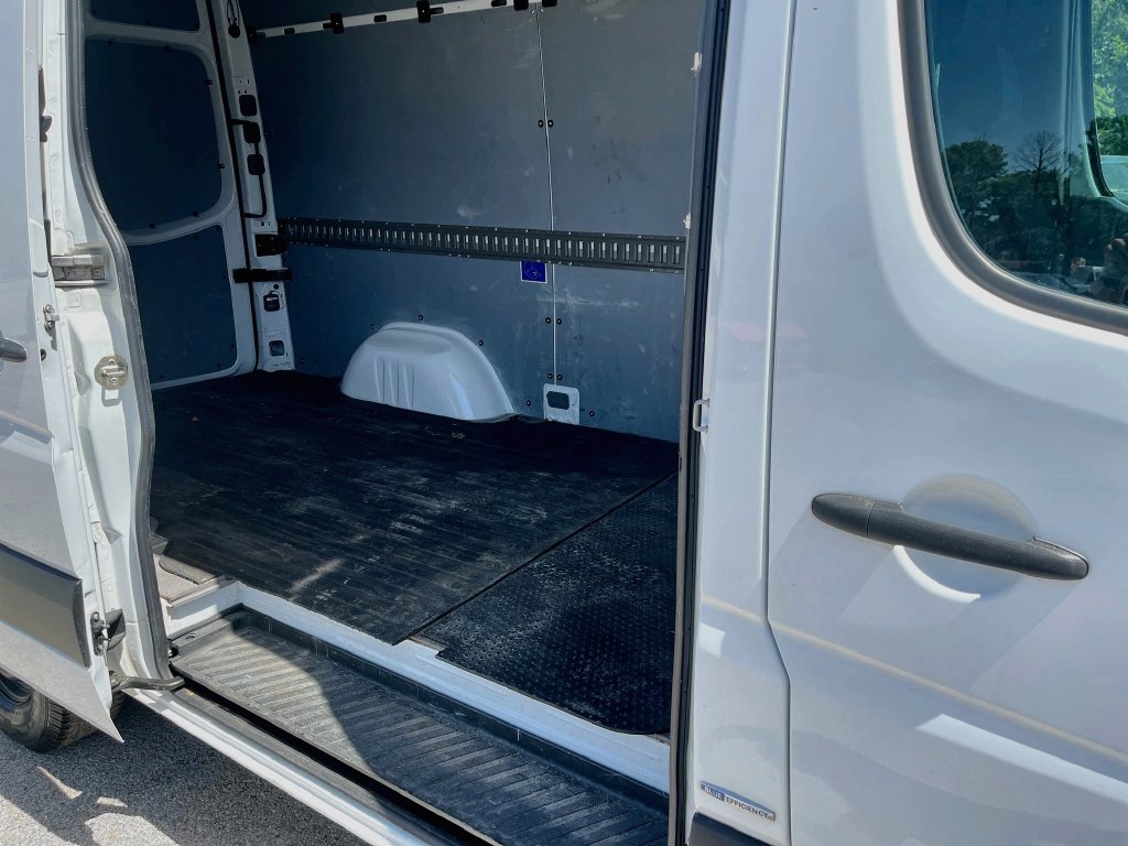 Used 2015 Mercedes-Benz Sprinter 2500 image 22