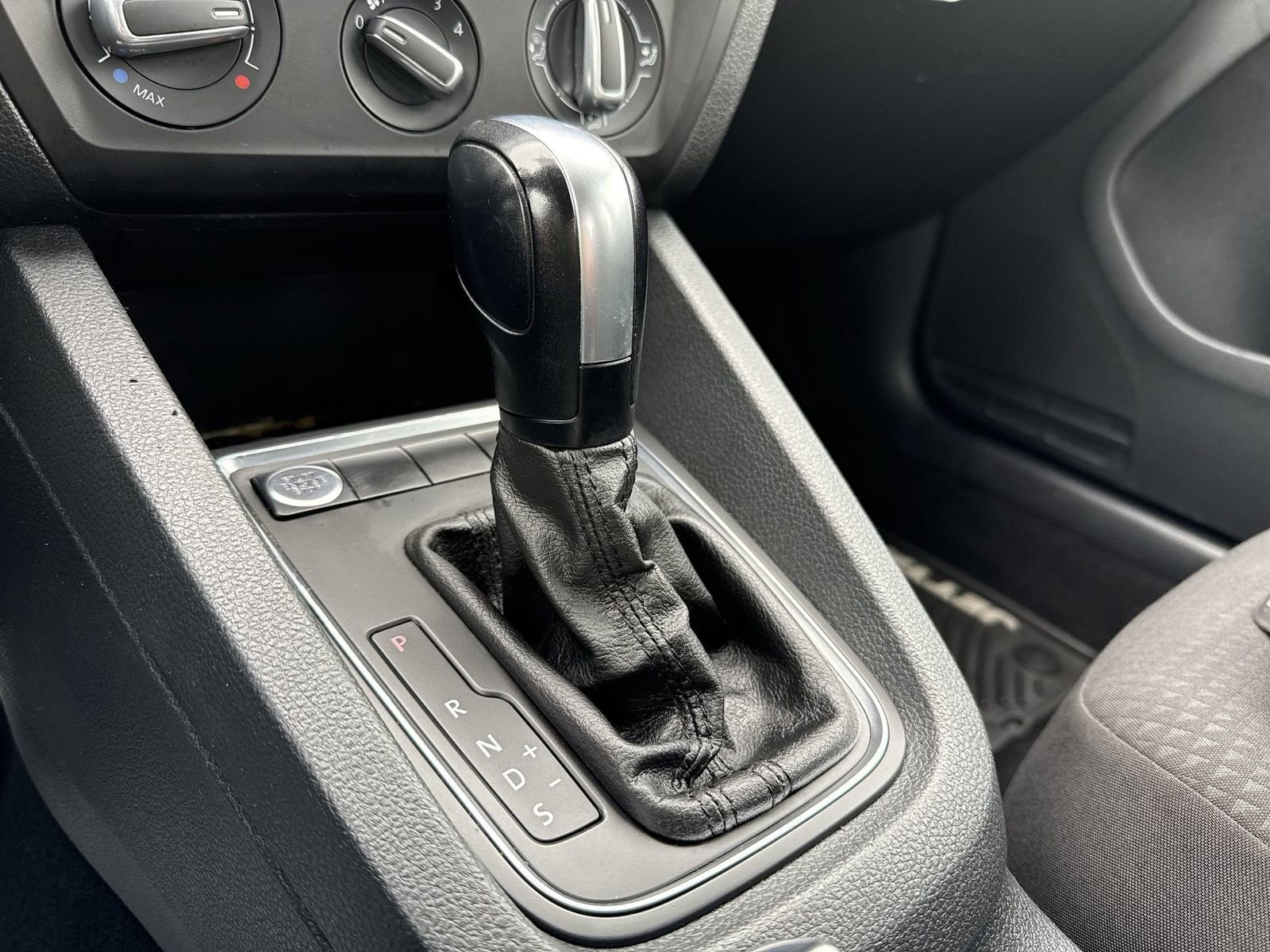 Used 2016 Volkswagen Jetta SE image 19