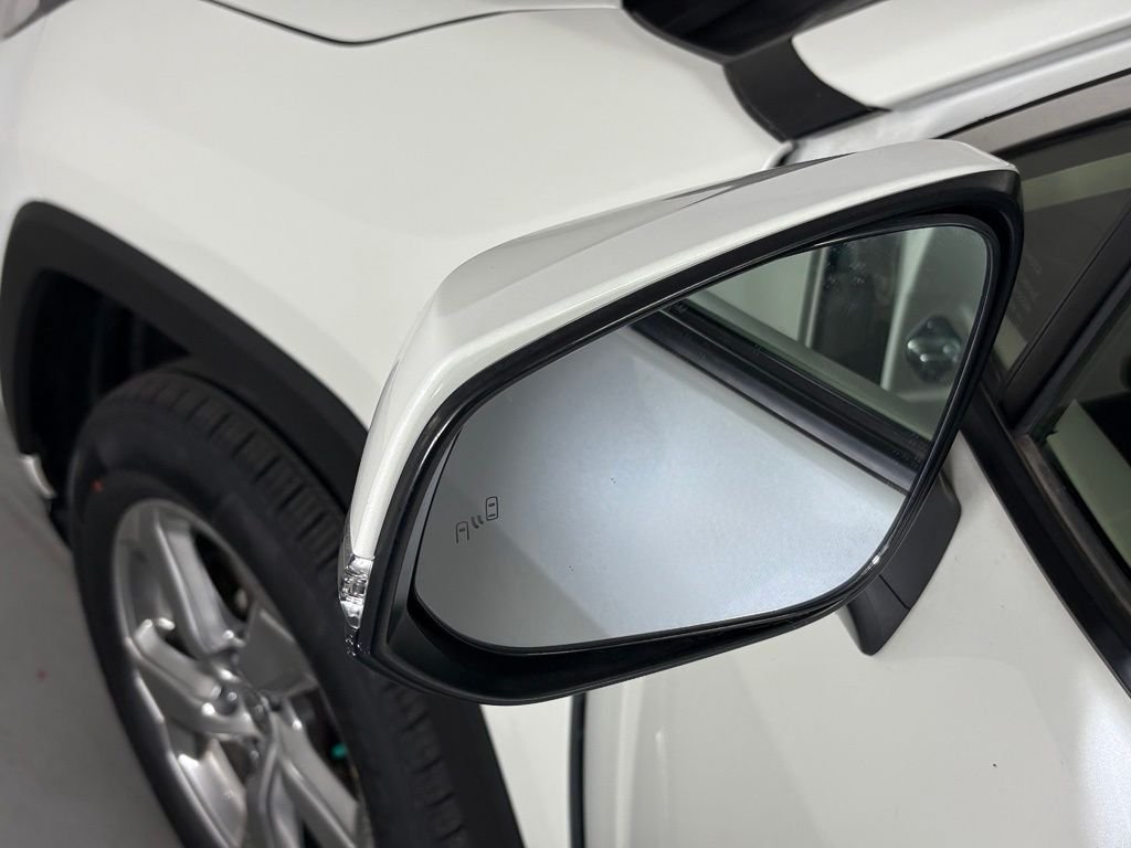 Used 2021 Toyota RAV4 XLE Premium AWD/4WD image 13