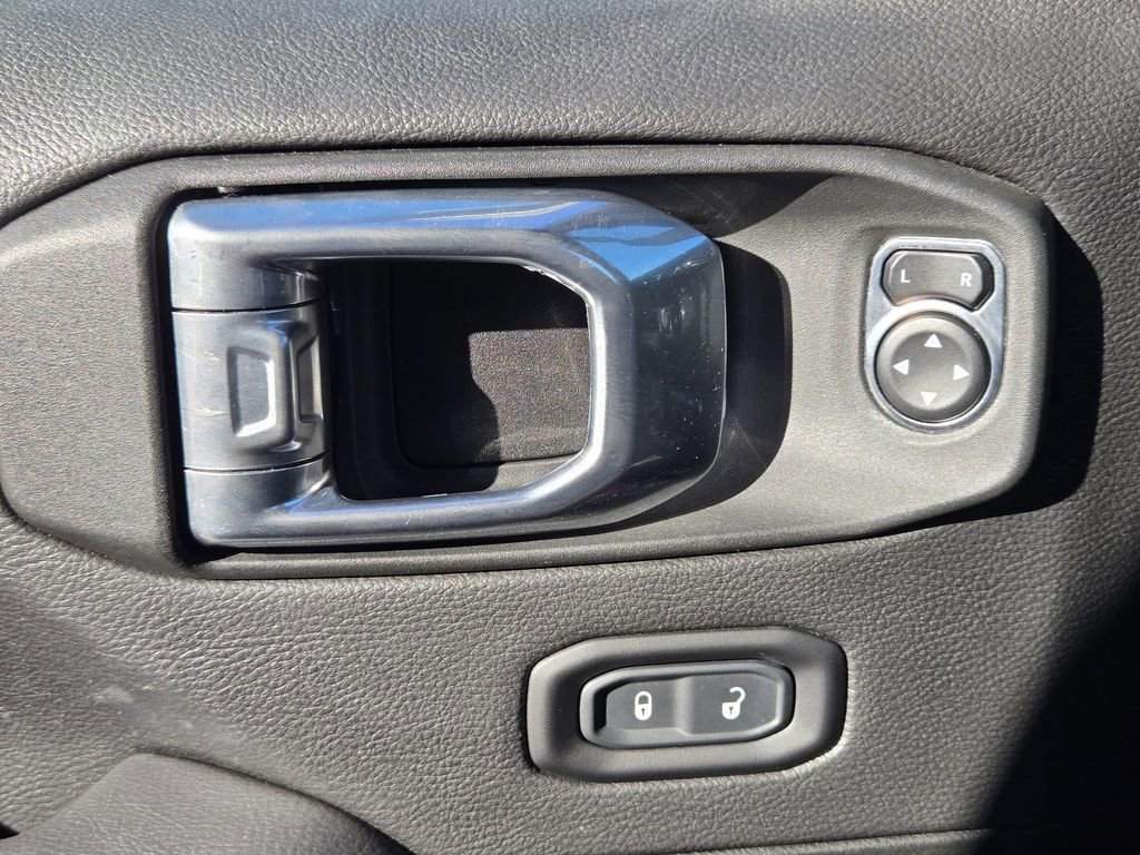 Used 2022 Jeep Wrangler Unlimited Sahara w/ Cold Weather Group image 23