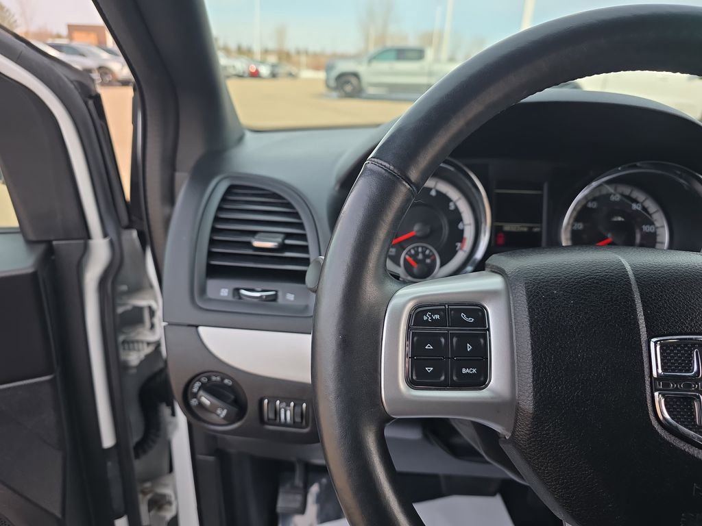 Used 2017 Dodge Grand Caravan GT image 19