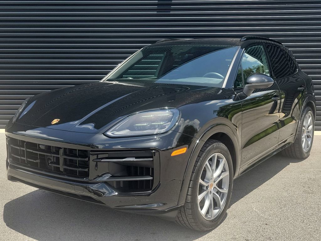 Certified 2025 Porsche Cayenne video 1