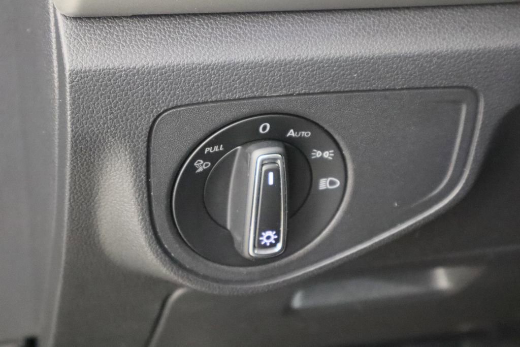 Used 2021 Volkswagen Atlas SE image 22