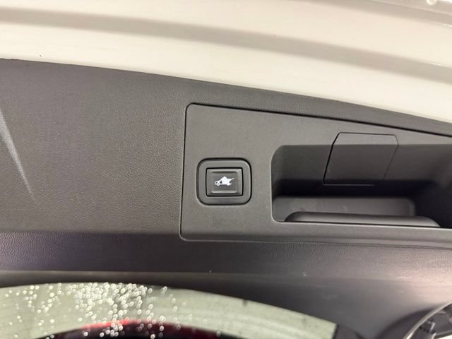 Certified 2020 Cadillac XT5 Premium Luxury w/ LPO, Floor Liner Package FWD image 8