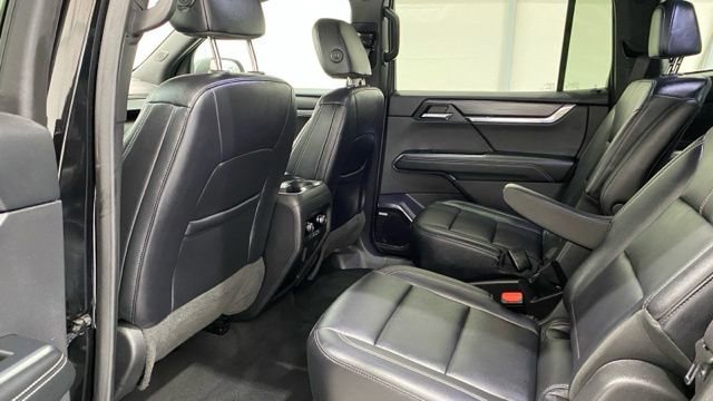 Used 2024 GMC Acadia Elevation image 17