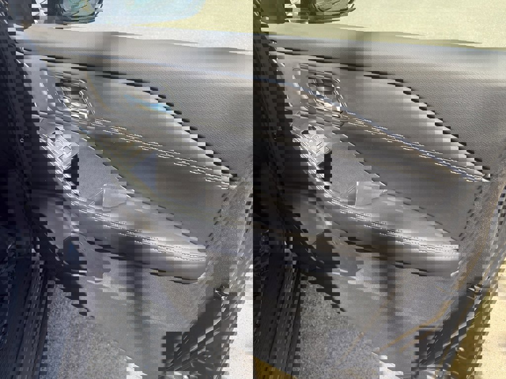 Used 2025 Nissan Rogue SL w/ Tech Package image 25