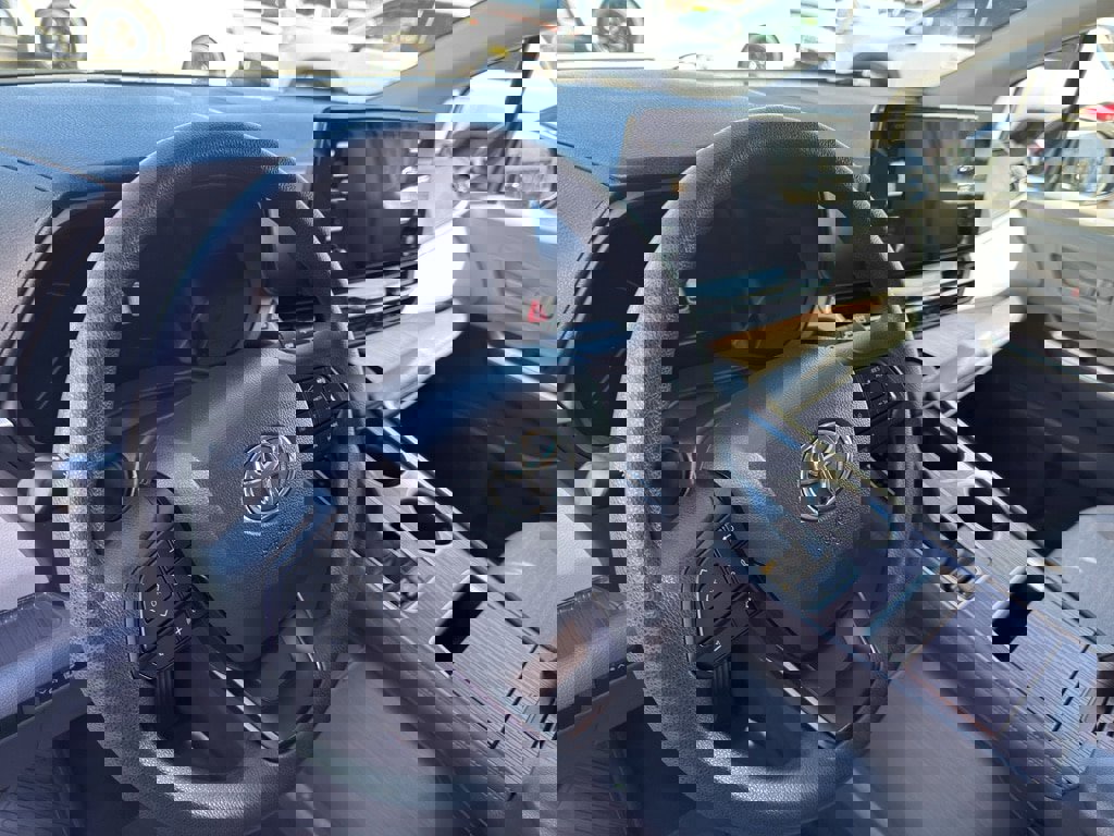 Used 2024 Toyota Sienna LE image 10