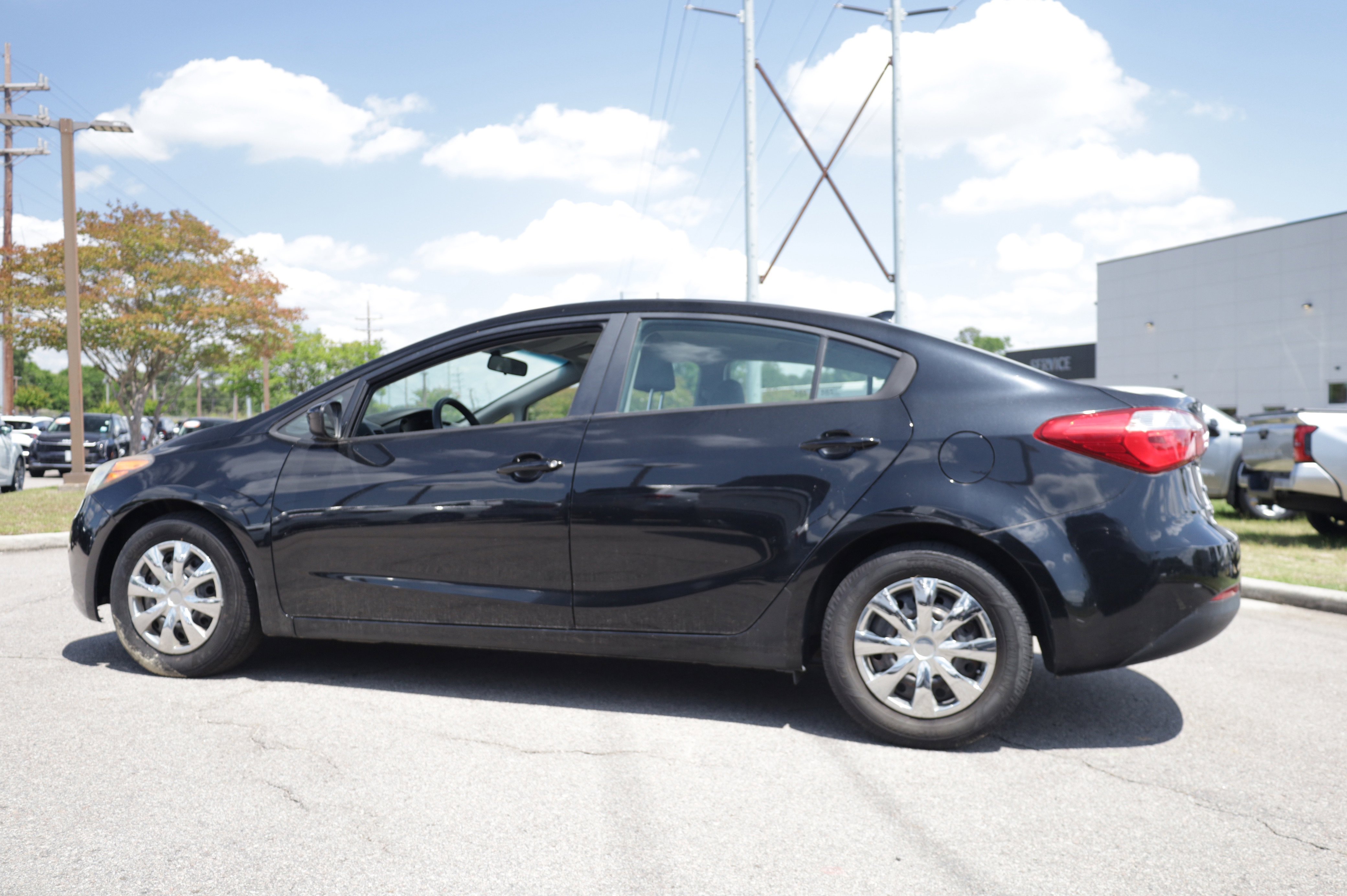 Used 2016 Kia Forte LX FWD image 2