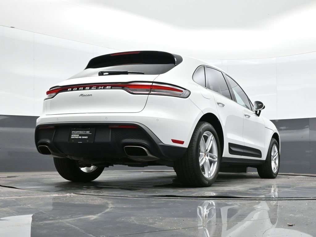 Certified 2025 Porsche Macan AWD/4WD image 37