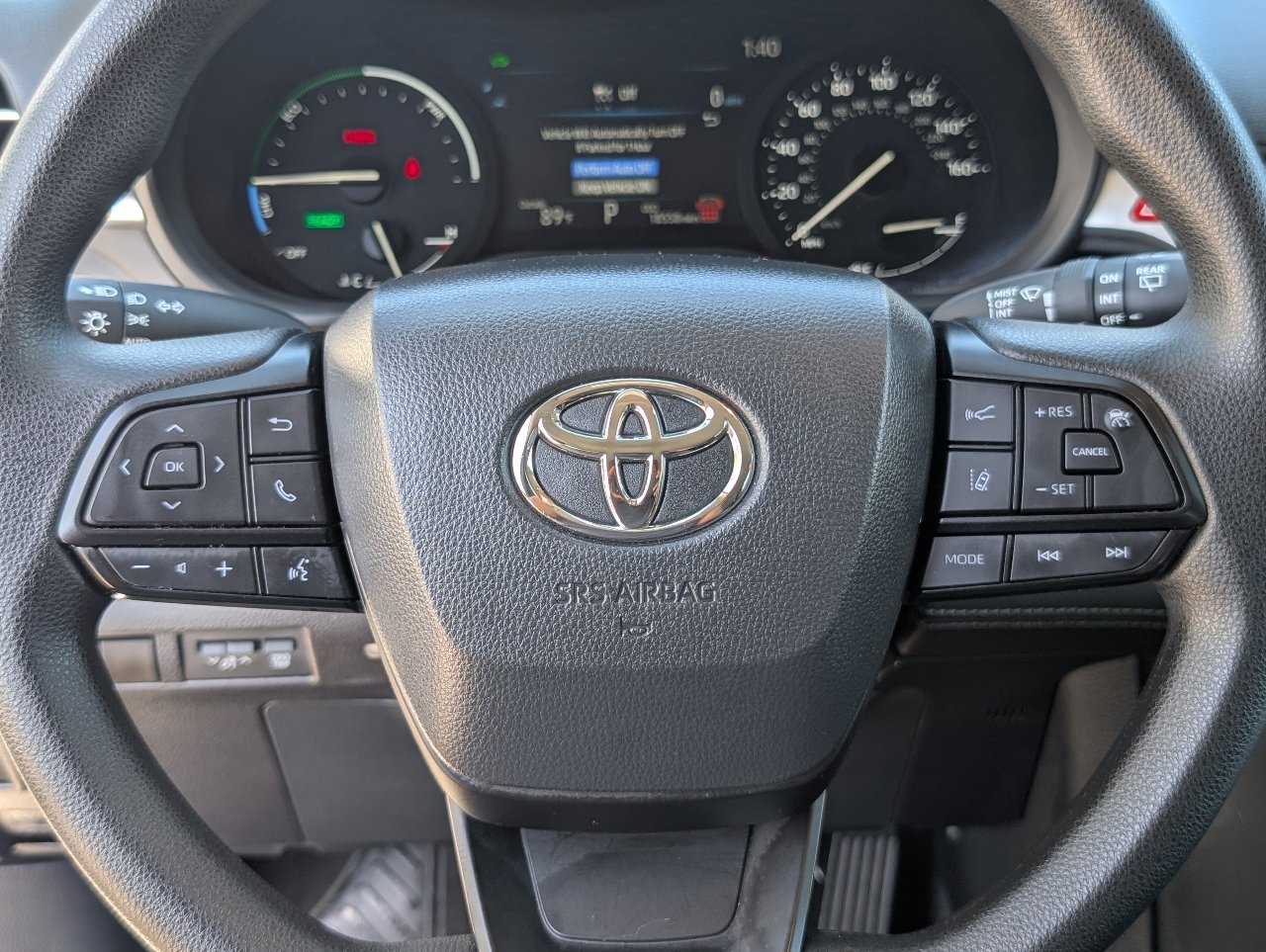 Used 2025 Toyota Sienna LE FWD image 19