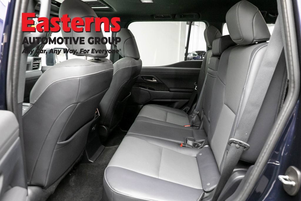 Used 2025 Lexus GX 550 w/ Accessory Package (2T) AWD/4WD image 24
