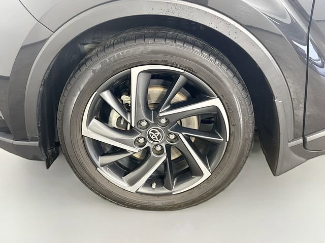 Used 2021 Toyota C-HR Limited image 33