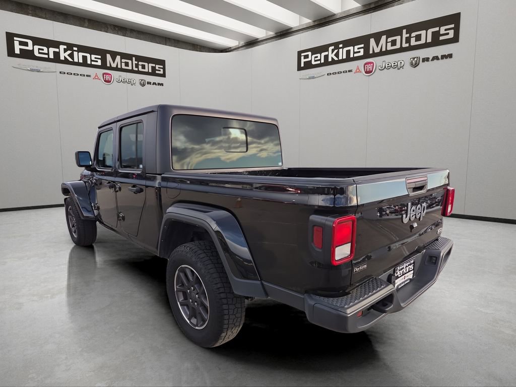 Used 2023 Jeep Gladiator Overland image 3