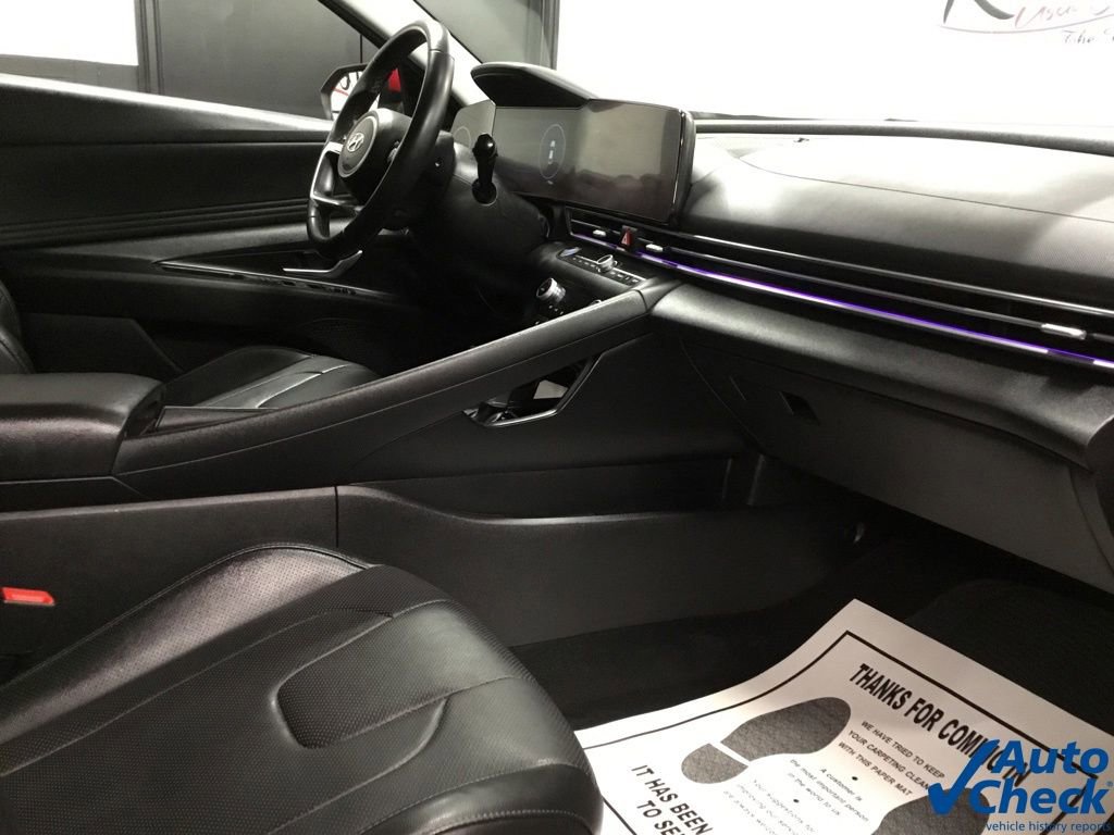 Used 2023 Hyundai Elantra Limited image 38