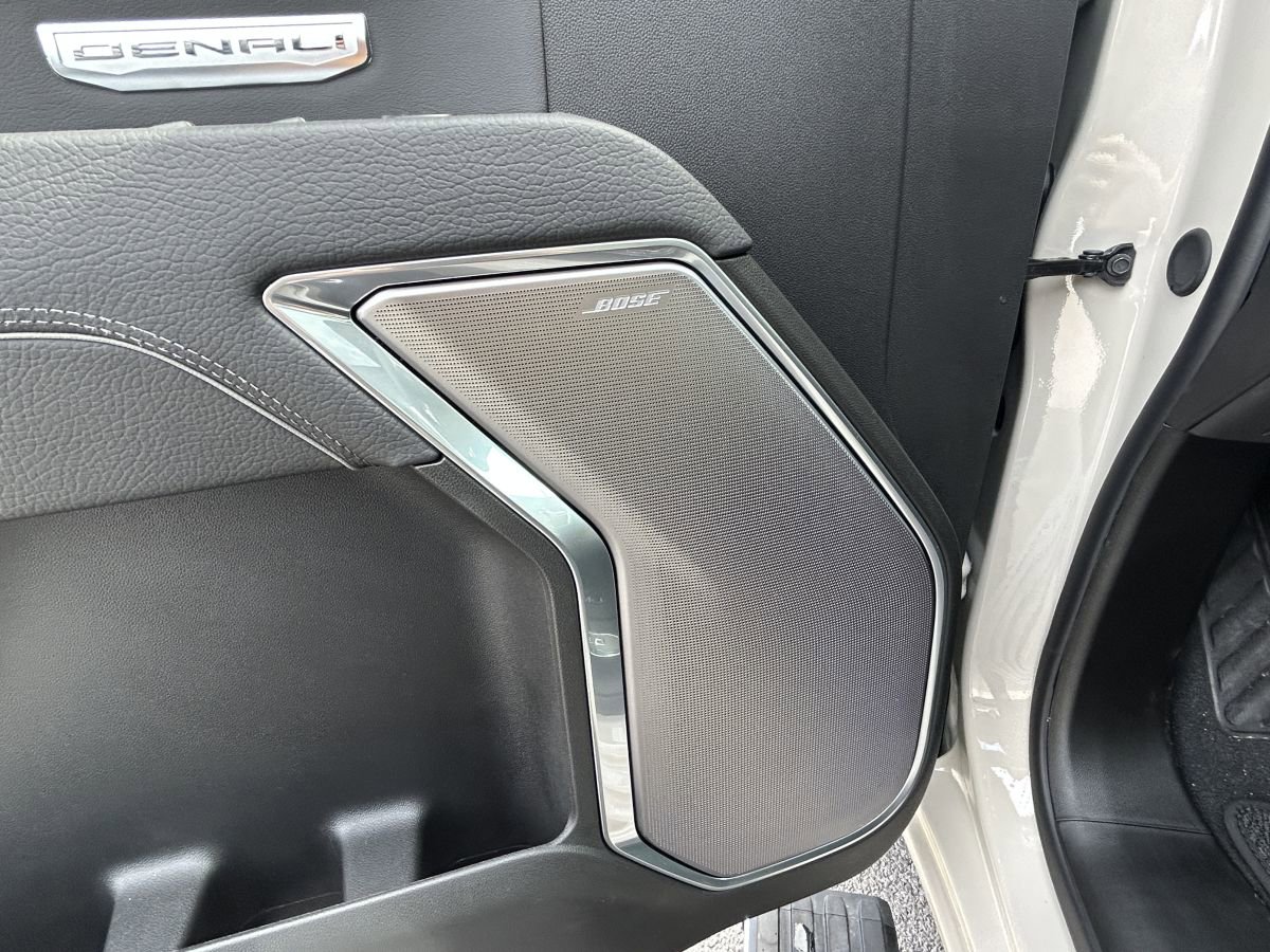 Used 2026 GMC Sierra 1500 Denali w/ Denali Reserve Package image 13