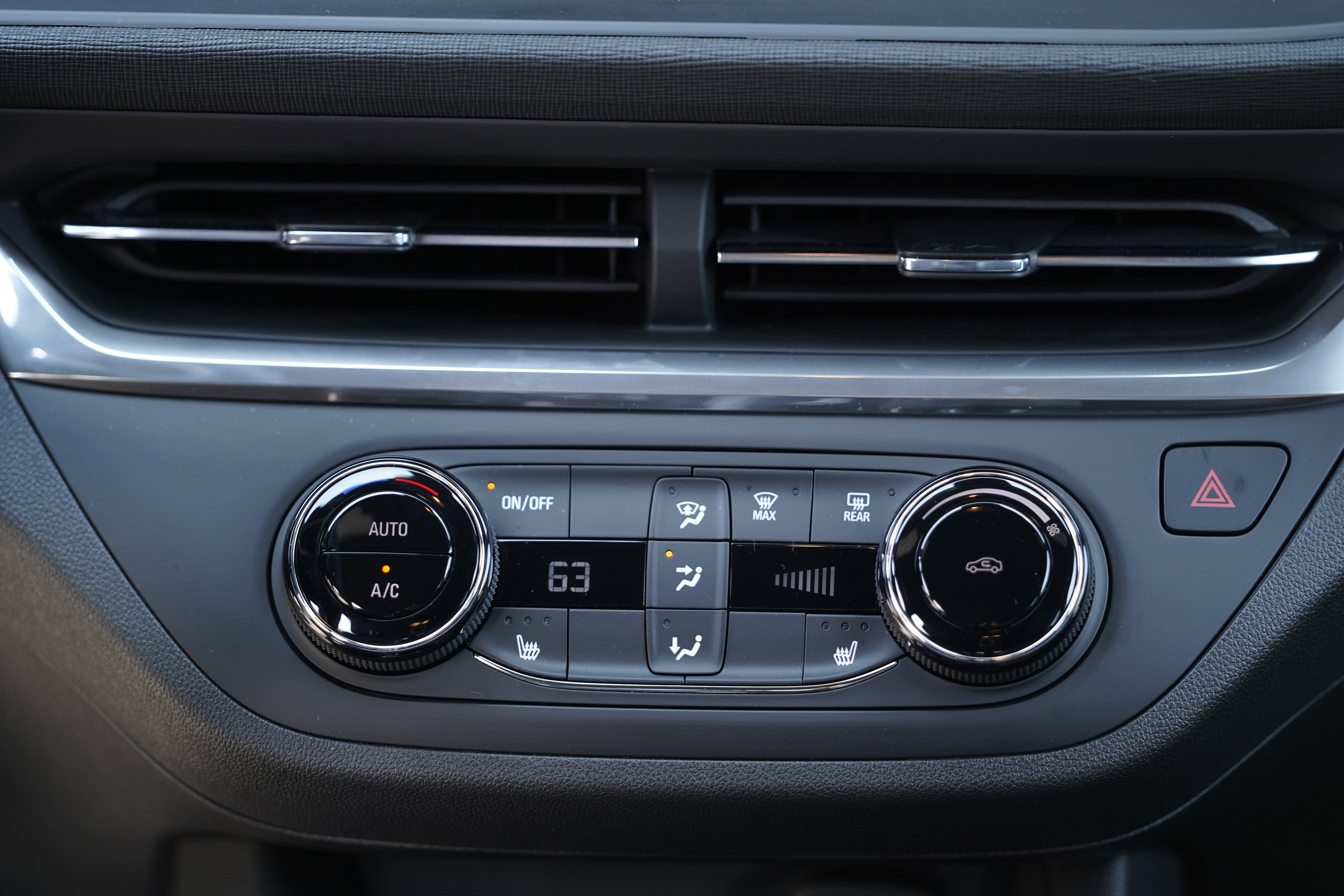 Used 2024 Buick Envista Preferred w/ Convenience I Package image 29