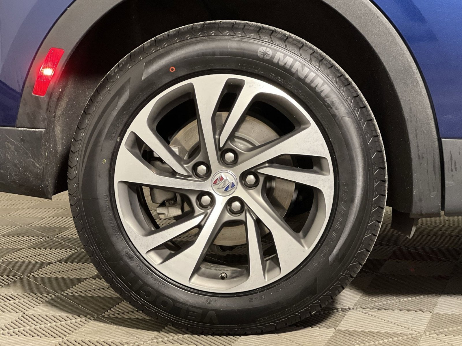 Used 2023 Buick Envision Essence image 10