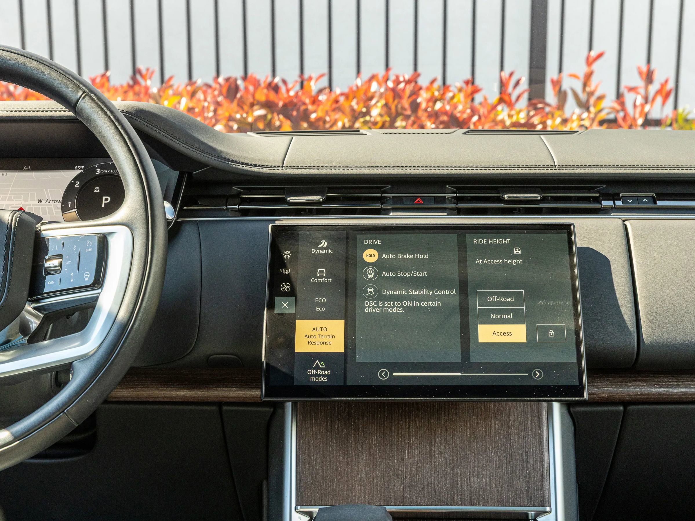 Used 2025 Land Rover Range Rover Long Wheelbase SE image 29