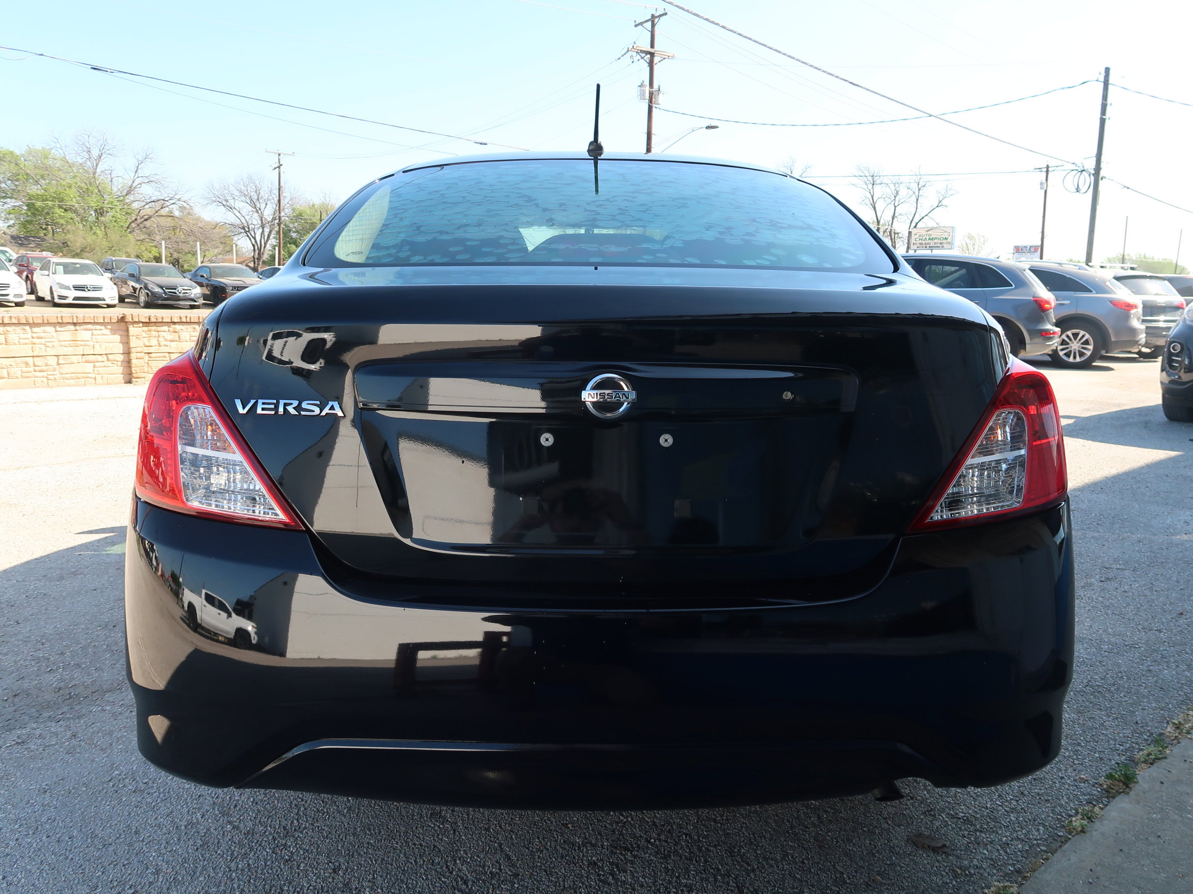 Used 2018 Nissan Versa S image 10