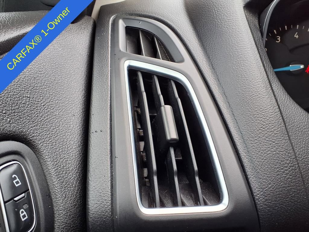 Used 2018 Ford Focus Titanium w/ Titanium Technology Package image 31