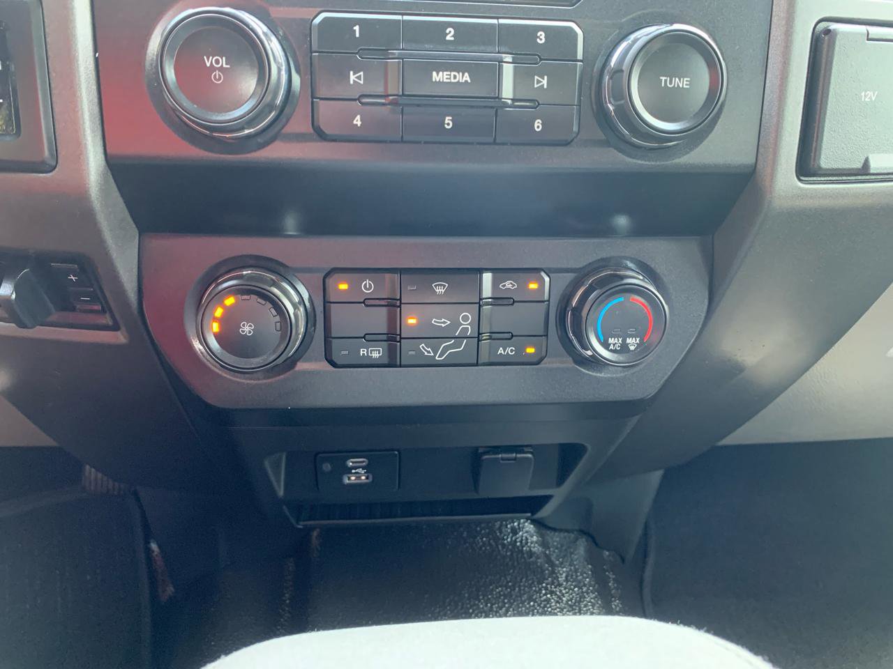 Used 2022 Ford F250 XL w/ STX Appearance Package image 26