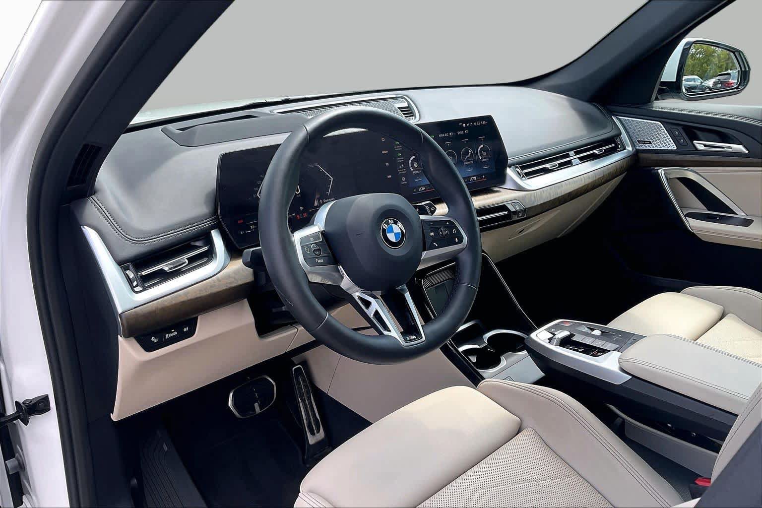 Used 2023 BMW X1 xDrive28i w/ Premium Package AWD/4WD image 17