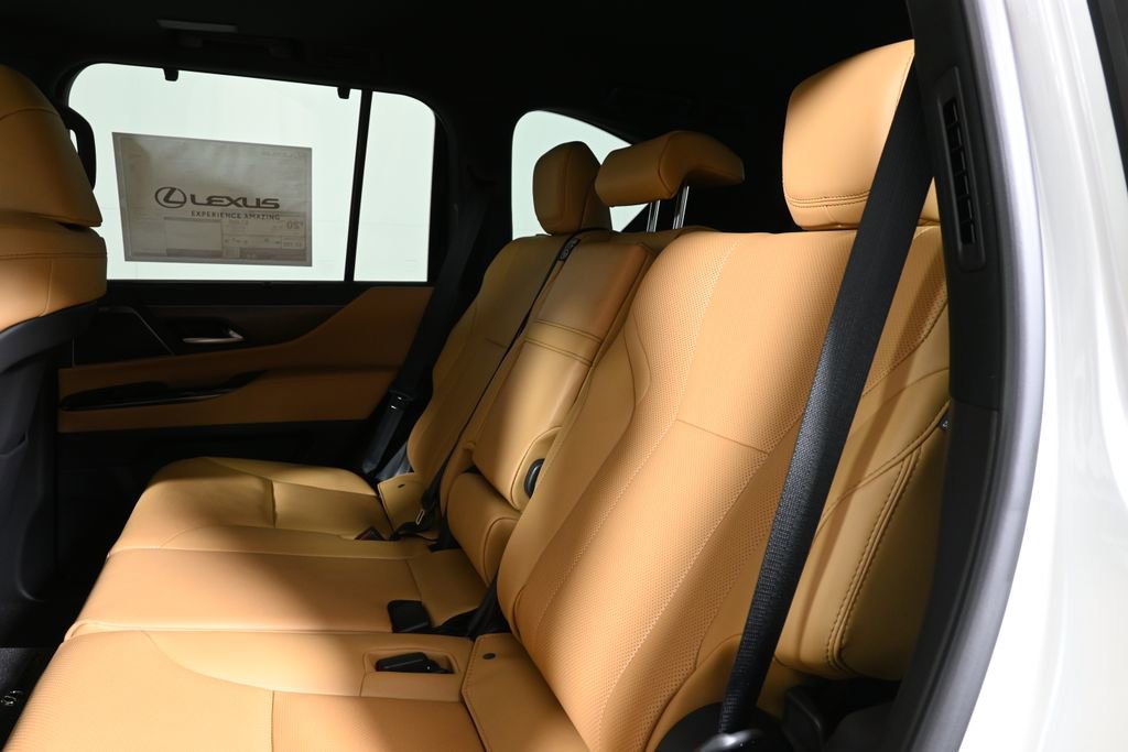 New 2026 Lexus LX 700h Luxury w/ Appearance Package AWD/4WD image 4