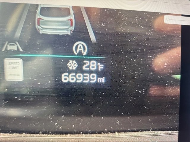 Used 2023 Kia Telluride S image 6