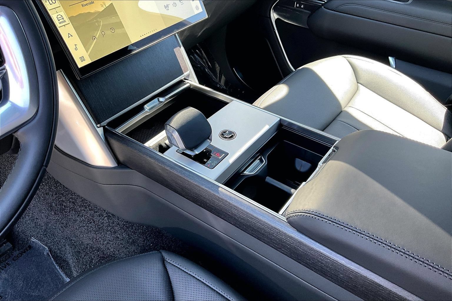 New 2026 Land Rover Range Rover SE AWD/4WD image 8