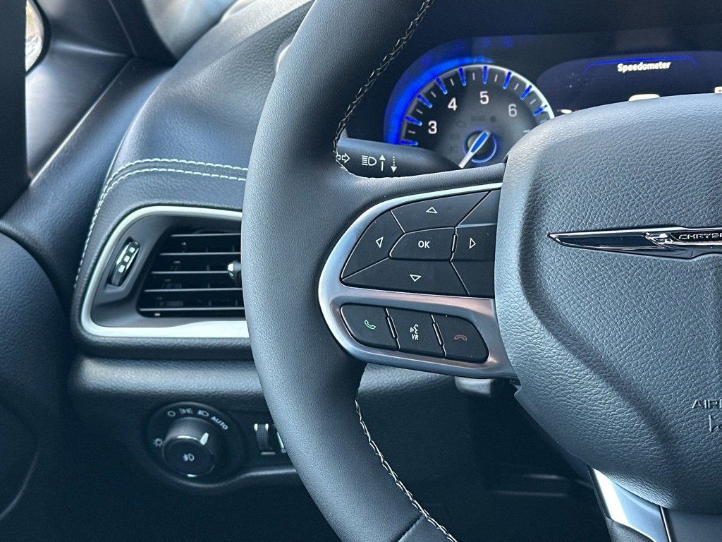 New 2026 Chrysler Pacifica Select image 8