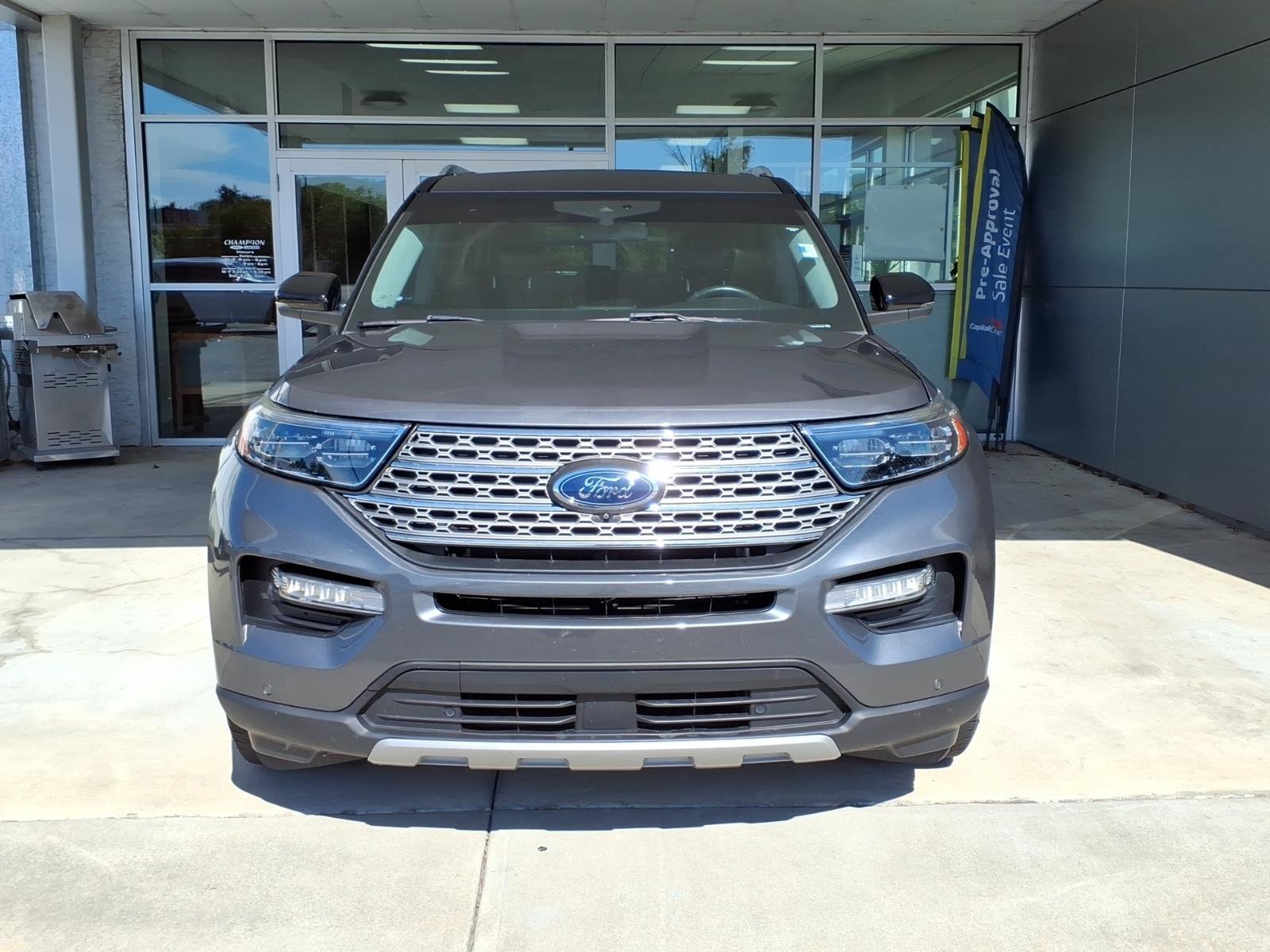 Used 2021 Ford Explorer Limited w/ Equipment Group 301A RWD image 2
