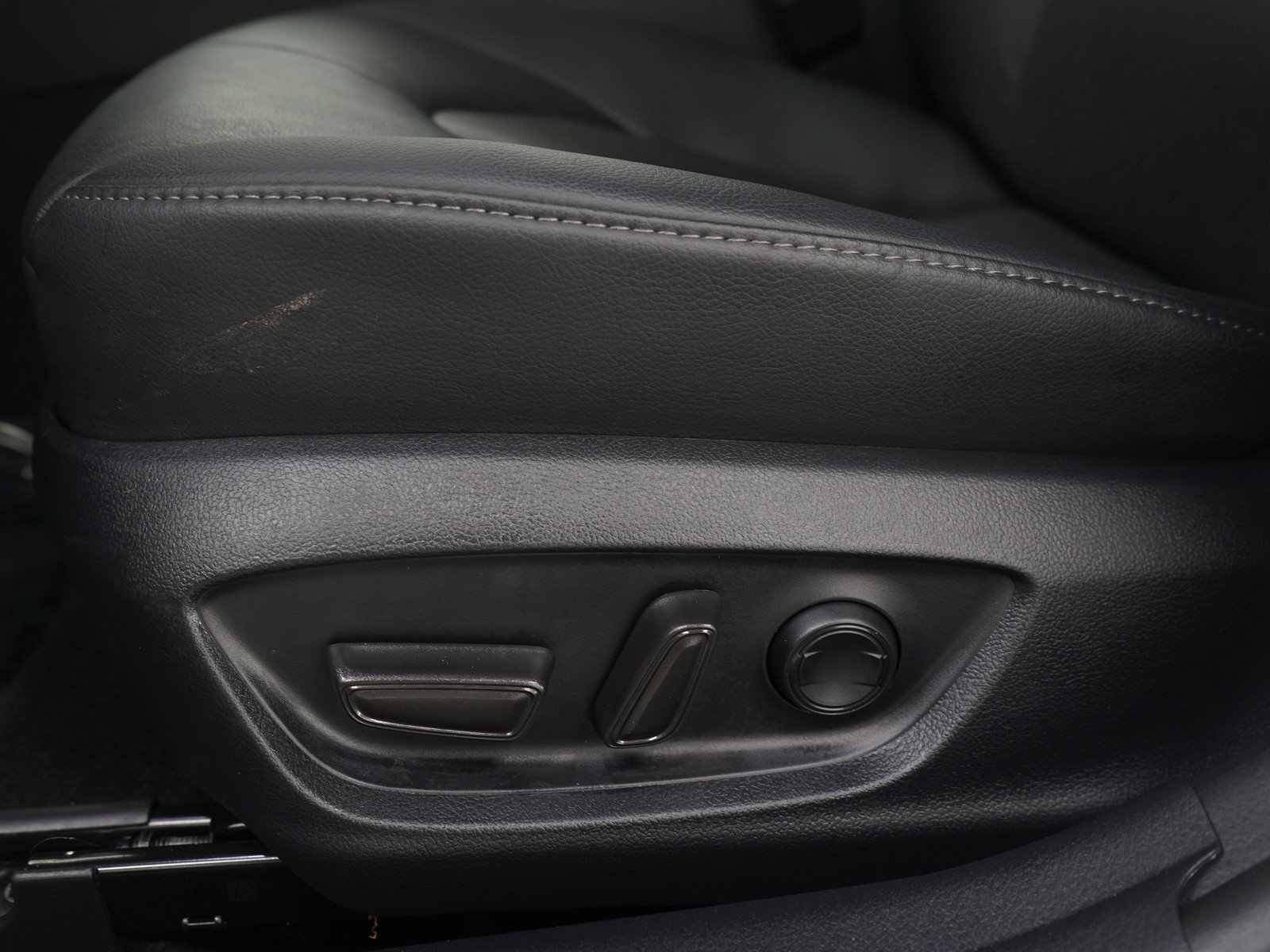 Used 2024 Toyota Camry XLE w/ Cold Weather Package image 23