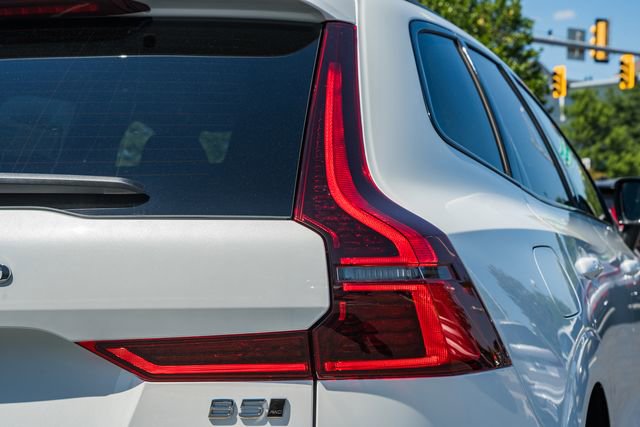 New 2026 Volvo XC60 B5 Plus w/ Protection Package Premier AWD/4WD image 7