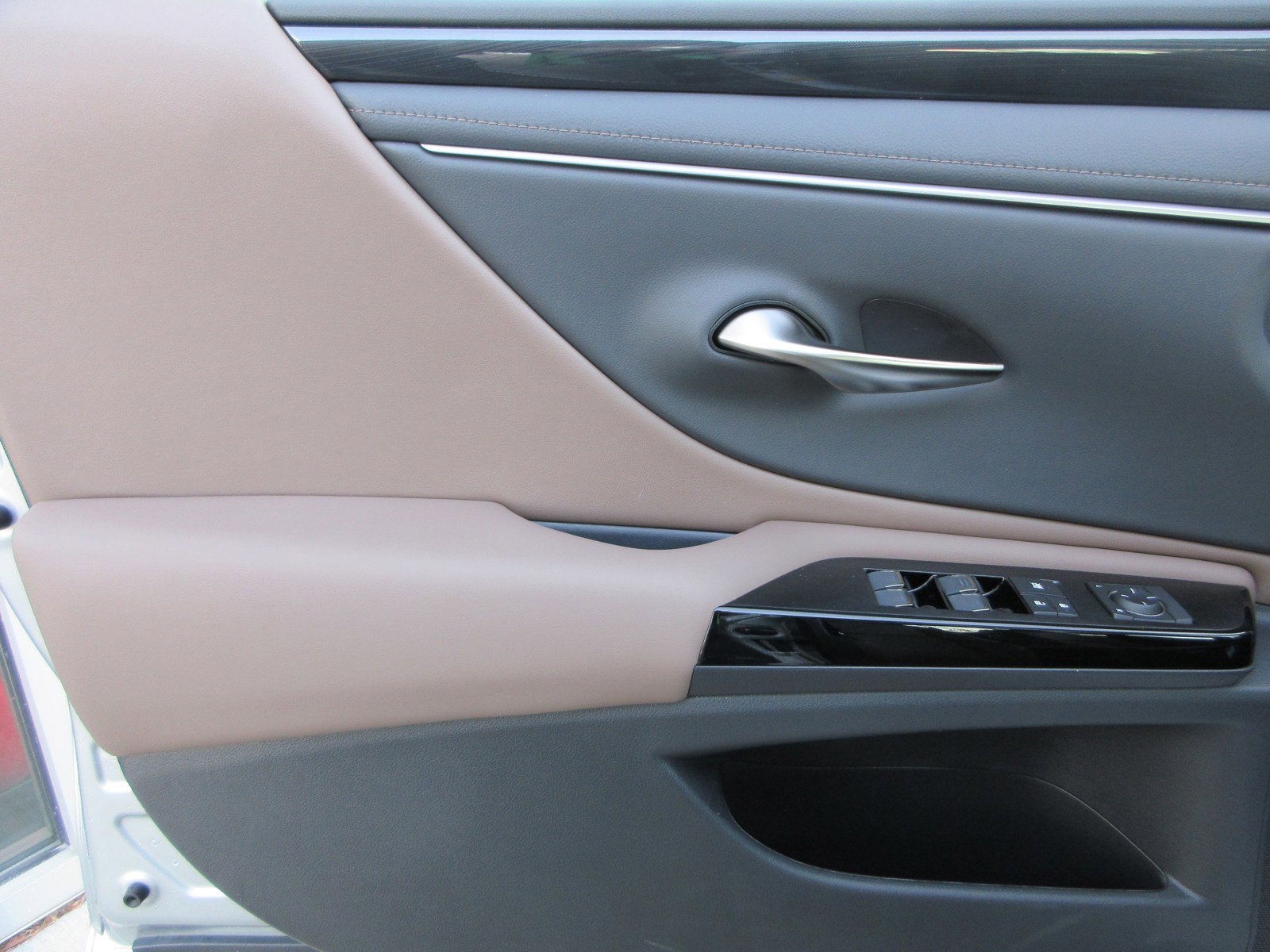 New 2025 Lexus ES 350 image 25