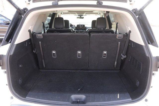 Used 2024 Nissan Pathfinder SL w/ SL Premium Package image 7