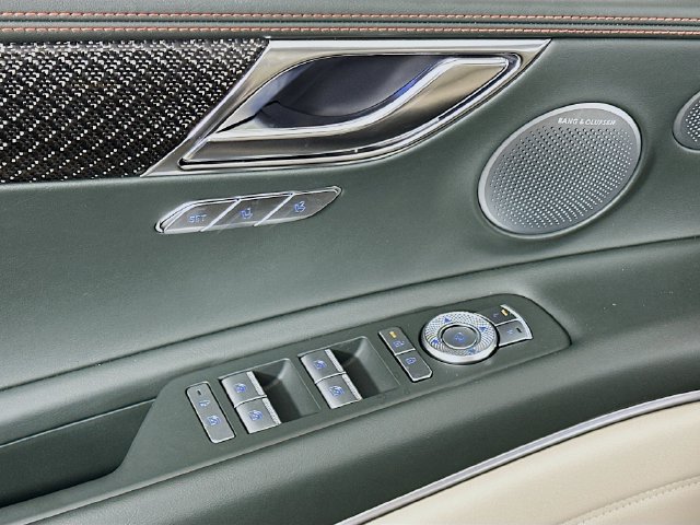 New 2025 Genesis GV80 3.5T e-SC AWD/4WD image 11