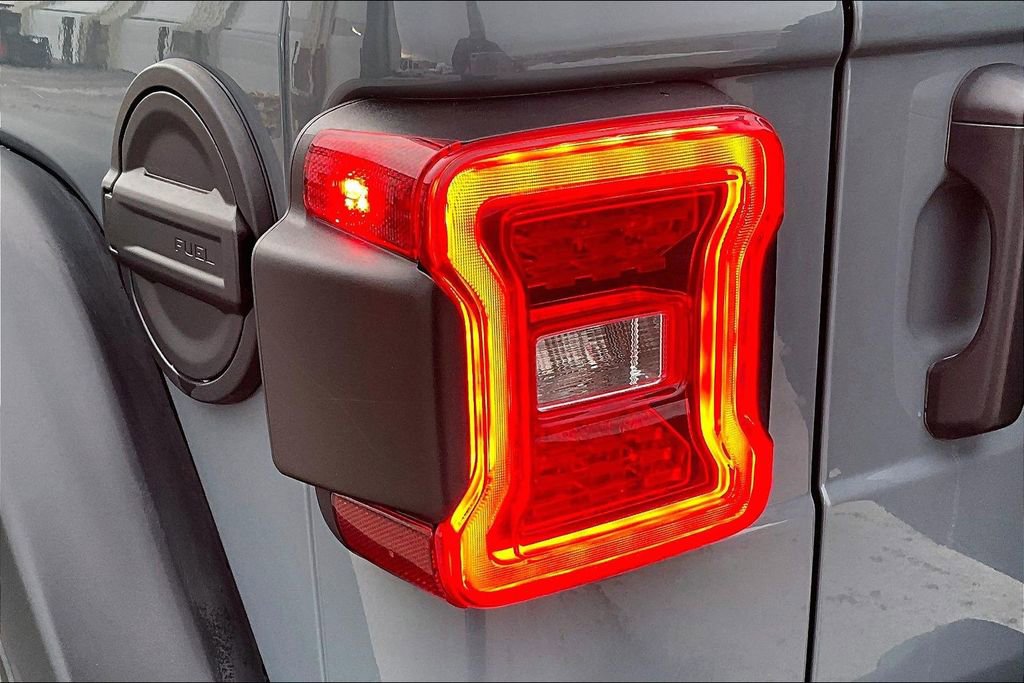 Used 2025 Jeep Wrangler Unlimited Rubicon image 30