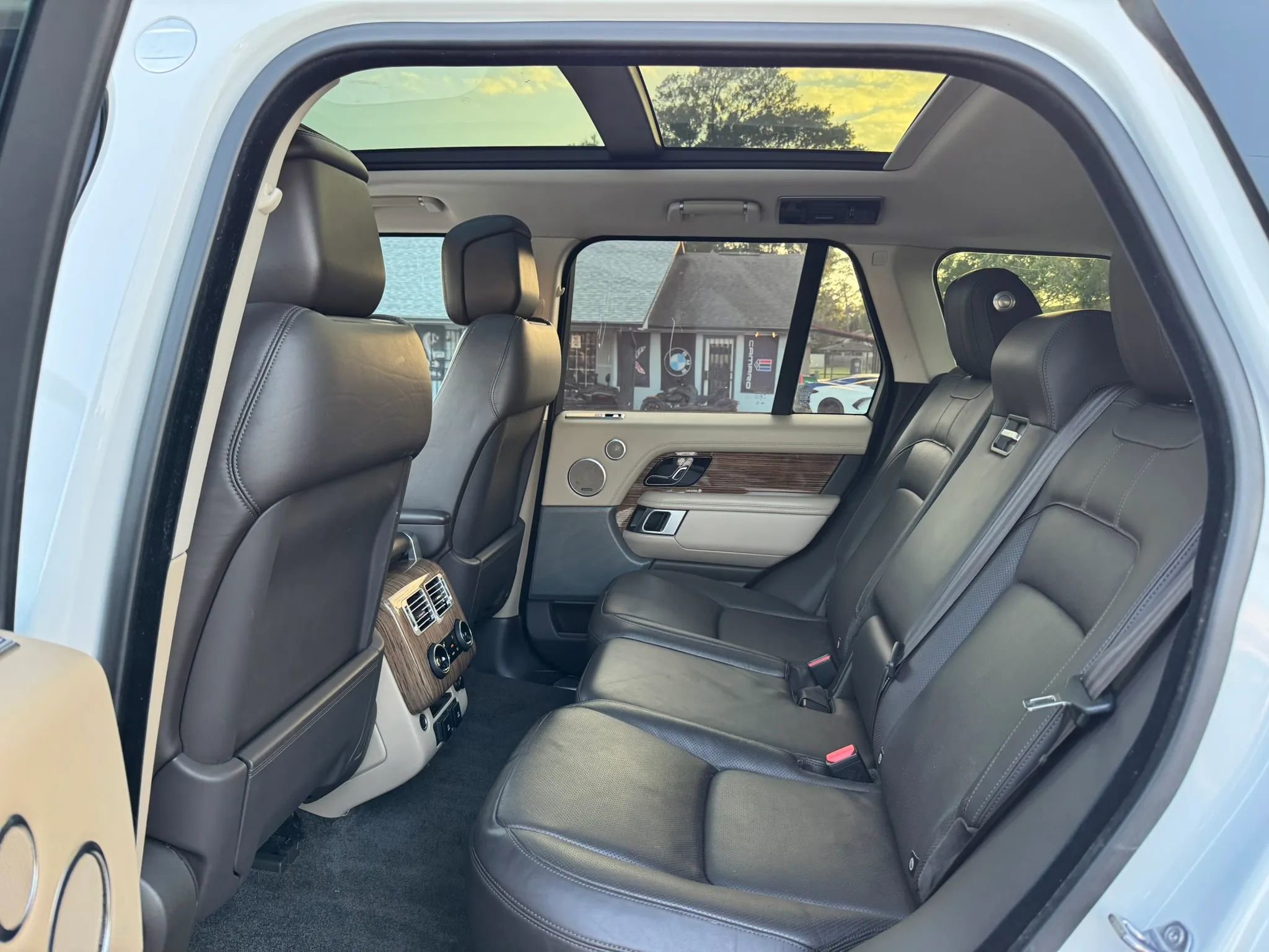 Used 2019 Land Rover Range Rover HSE AWD/4WD image 25