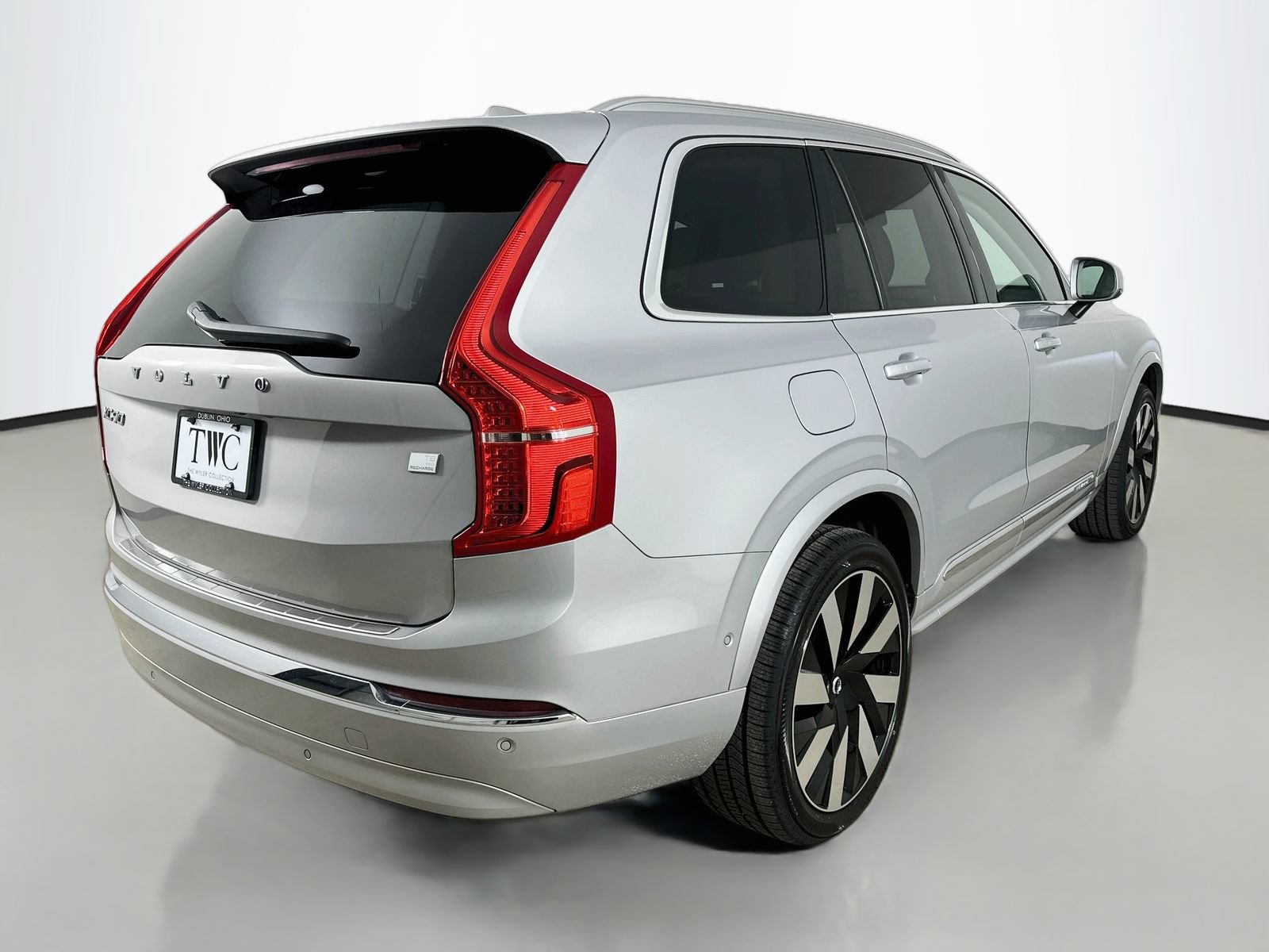 Used 2023 Volvo XC90 T8 Ultimate w/ Protection Package Premier AWD/4WD image 5