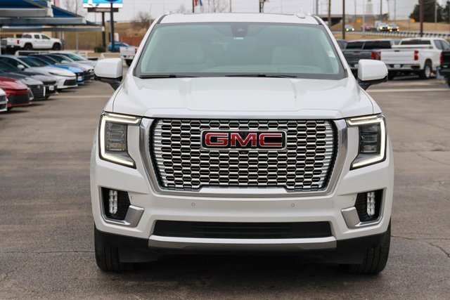 Used 2021 GMC Yukon Denali w/ Denali Premium Package image 2
