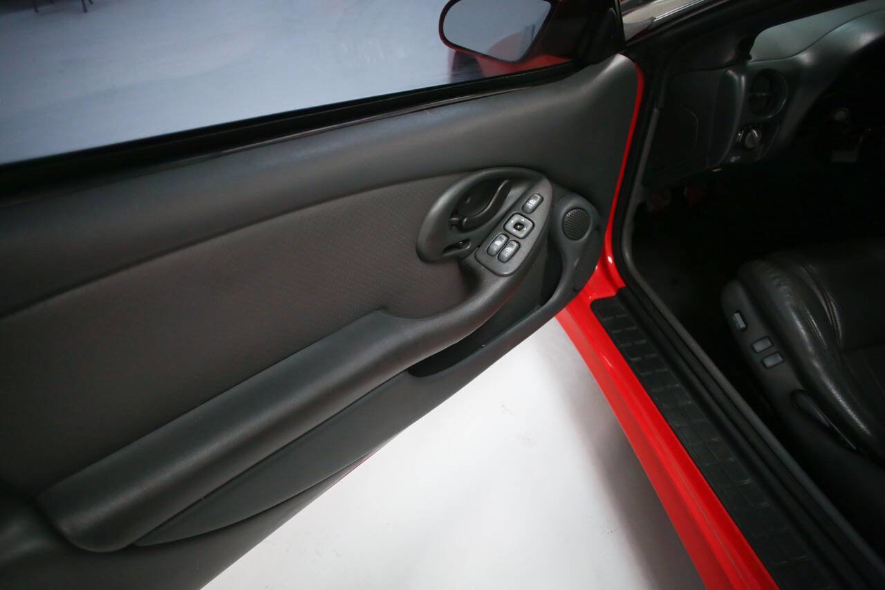 Used 1999 Pontiac Firebird Formula w/ Security Pkg image 20