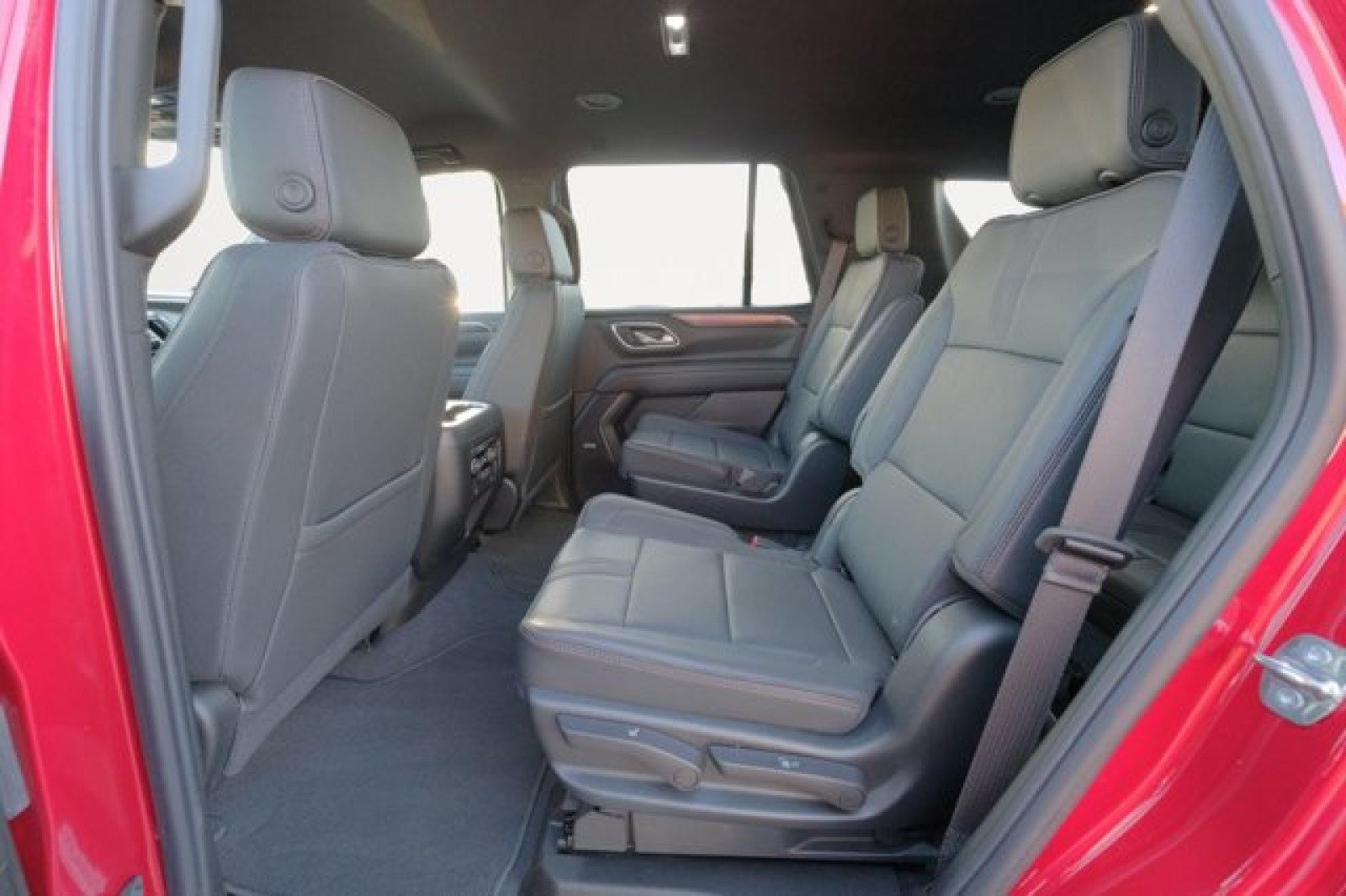 Used 2023 Chevrolet Tahoe RST w/ RST Performance Edition AWD/4WD image 14