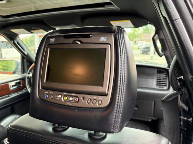 Used 2016 Lincoln Navigator Select AWD/4WD image 12