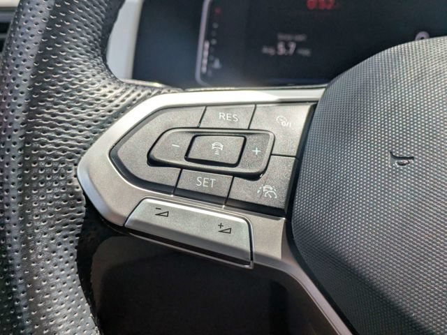 Used 2023 Volkswagen Atlas Cross Sport SEL R-Line AWD/4WD image 28