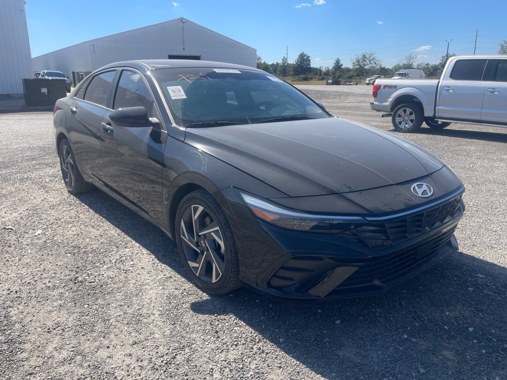 Used 2025 Hyundai Elantra SEL FWD image 8